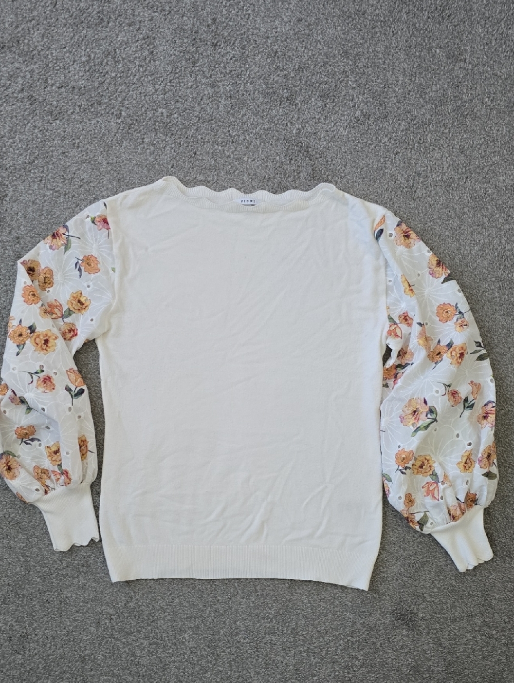 Sioni White Sweater with Floral Eyelet Puff Sleeves